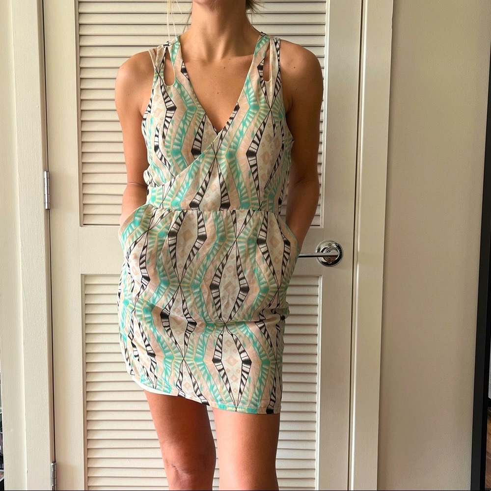 FOREVER 21 pocket mini zebra stripe dress